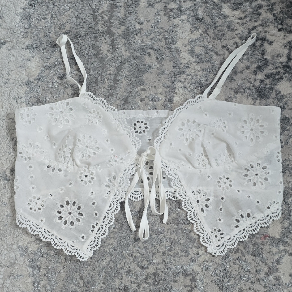 SHEIN White Lace Detail Top